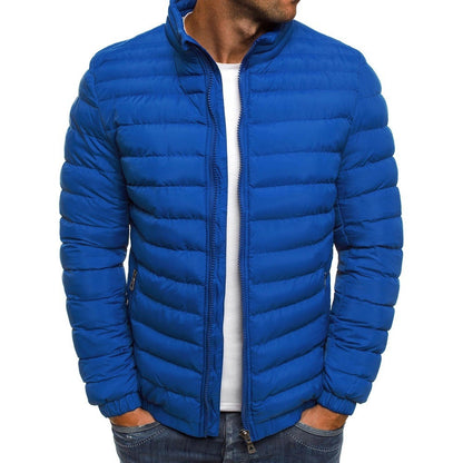 "Luxe heren donsjas met slanke pasvorm, stijlvolle afwerking, donkerblauw, zwart of rood, perfect voor winter, maat S-3XL."