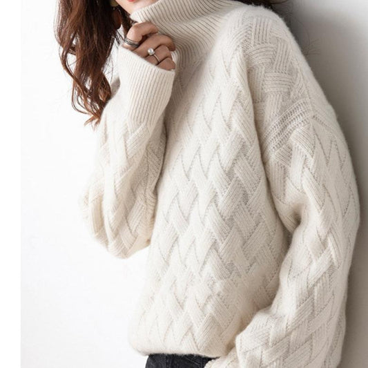 Luxe kasjmier trui dames, zacht en elegant, geschikt voor casual en formele outfits, in een warme grijze tint.