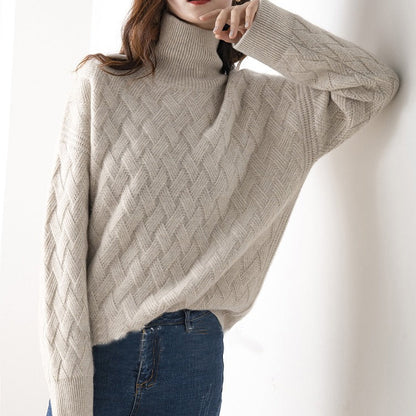Luxe kasjmier trui dames, zacht en elegant, geschikt voor casual en formele outfits, in een warme grijze tint.
