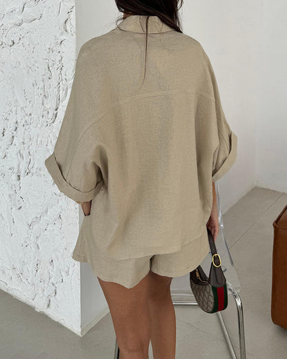"Luxe loungewear set voor vrouwen in donkergrijs, stijlvolle zachte stoffen, perfect voor comfort en elegantie binnen en buit