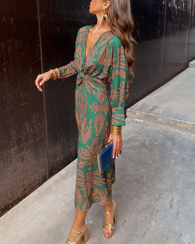 "Luxe Luna jurk in vloeiende stof, elegante pasvorm, ideaal voor formele evenementen, dameskleding"