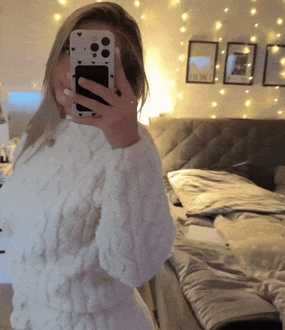 "Luxe unisex WinterSoft pyjama set in zachte coral fleece, verkrijgbaar in taro paars, hemelsblauw en ivoorwit."