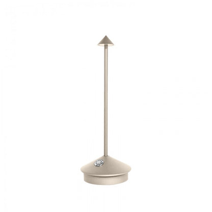 "Moderne draadloze LED tafellamp, dimbaar, waterbestendig, mat zwarte afwerking, voor binnen en buiten gebruik."