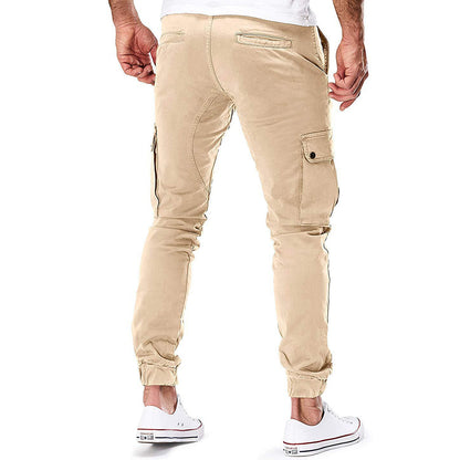"Moderne heren cargo broek met elastische taille, ruime zakken en trendy ontwerp voor comfort en stijl."