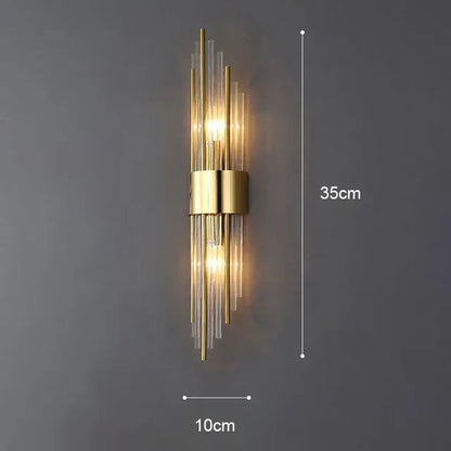 "Moderne wandlamp goud, tijdloze elegantie, luxe verlichting voor verfijnd interieur."
