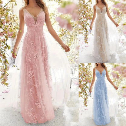 "Mouwloze zwarte mesh jurk met sexy V-hals en elegante kanten details, geschikt voor speciale gelegenheden."