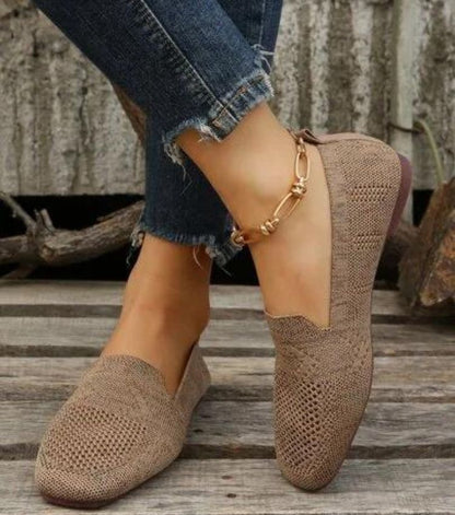 "Orthopedische antislip damesschoenen, elegant grijs ontwerp met afgeronde neus en ademende voering voor comfort."