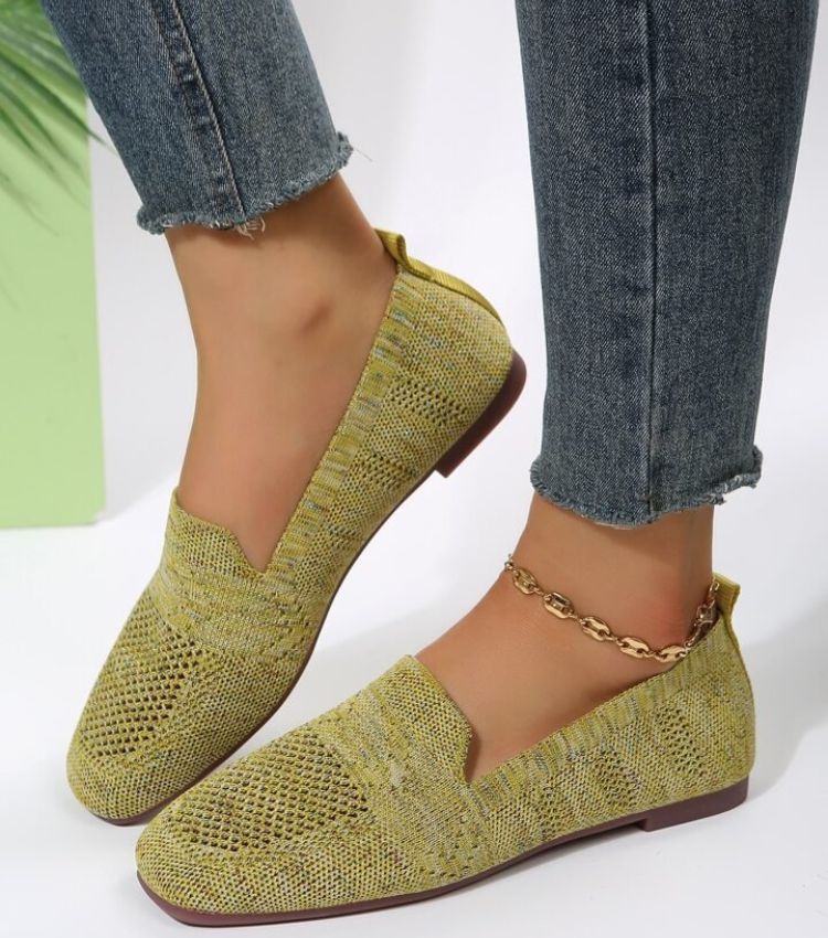 "Orthopedische antislip damesschoenen, elegant grijs ontwerp met afgeronde neus en ademende voering voor comfort."