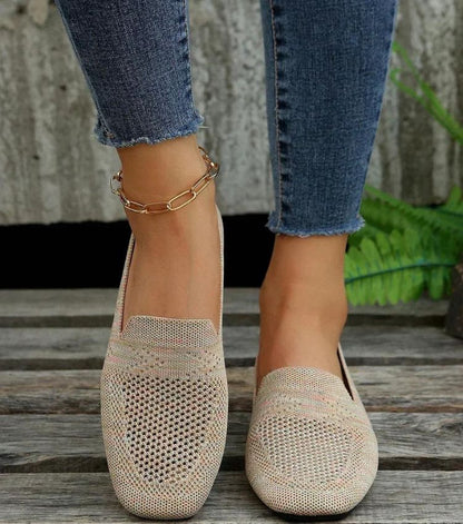 "Orthopedische antislip damesschoenen, elegant grijs ontwerp met afgeronde neus en ademende voering voor comfort."