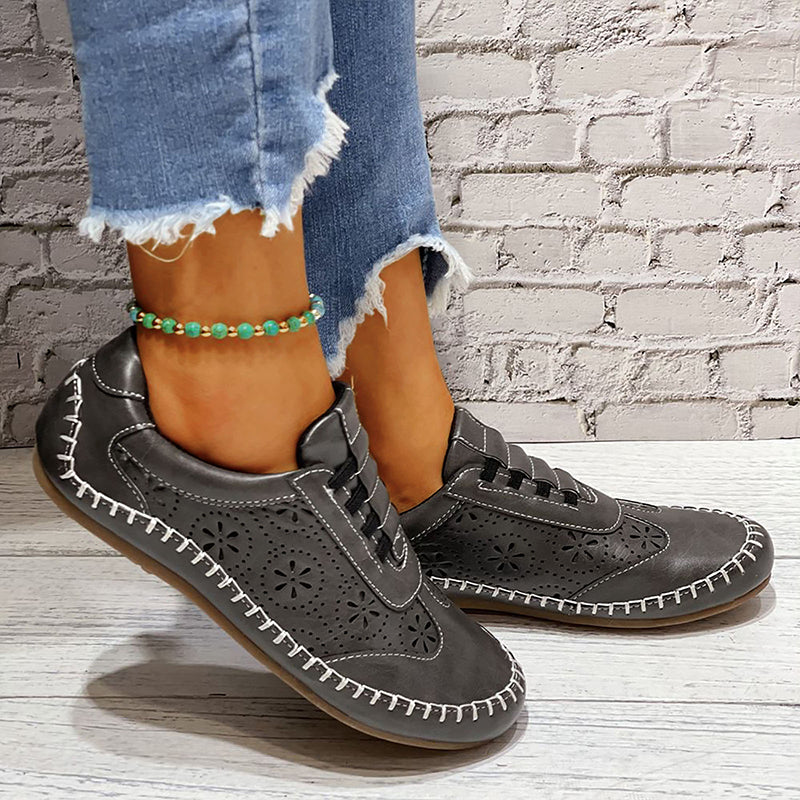 Orthopedische comfortabele damesschoenen met opengewerkt patroon, stijlvol ontwerp en orthopedisch voetbed voor optimaal comf