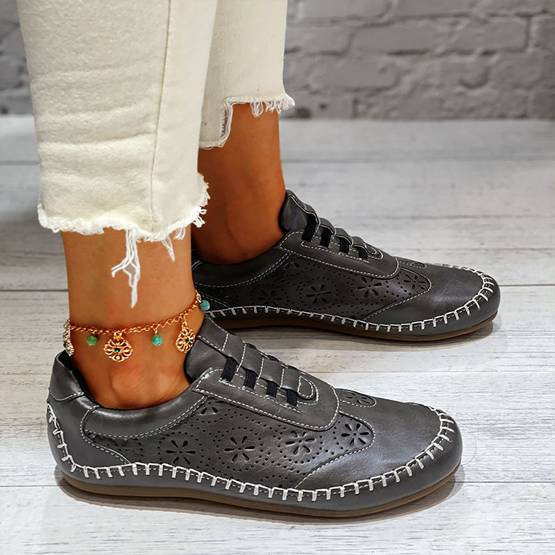 Orthopedische comfortabele damesschoenen met opengewerkt patroon, stijlvol ontwerp en orthopedisch voetbed voor optimaal comf