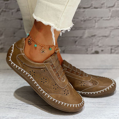 Orthopedische comfortabele damesschoenen met opengewerkt patroon, stijlvol ontwerp en orthopedisch voetbed voor optimaal comf
