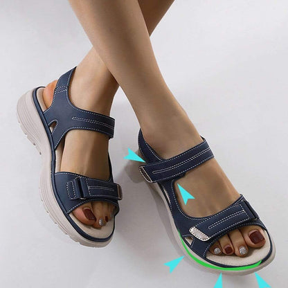 Orthopedische dames sandalen met anatomisch voetbed, zachte zool, in beige, blauw of zwart, ideaal voor comfort en stijl.