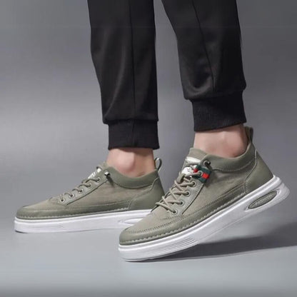 "Orthopedische herenschoenen, grijs, eigentijds design, comfortabel en ondersteunend, perfect voor dagelijkse casual outfits.