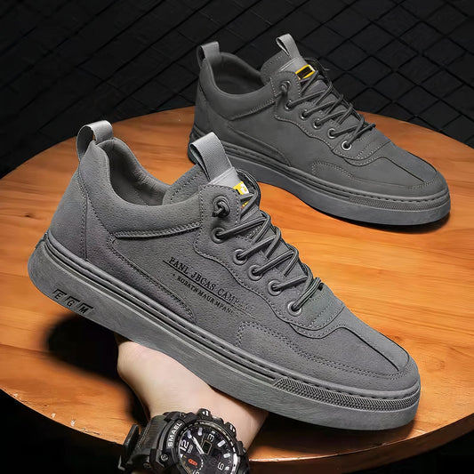 "Orthopedische herenschoenen met ergonomisch ontwerp in grijs, khaki en zwart voor stijlvol comfort en schokabsorptie."