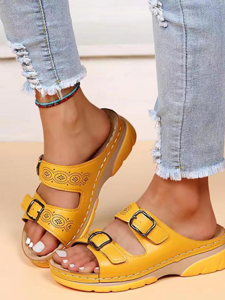"Orthopedische leren sandalen in blauw en bruin, met verstelbare pasvorm en memory foam zool voor comfort en stijl."
