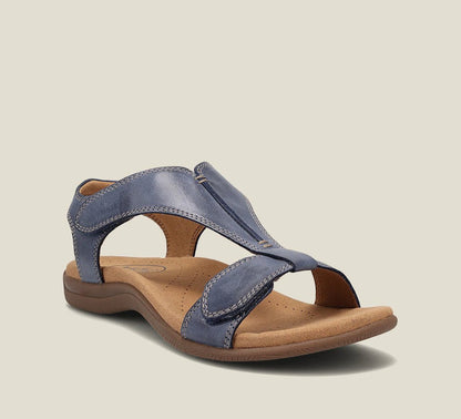 "Orthopedische leren sandalen voor dames. Stijlvol ontwerp, hoogwaardig leer, bruin met verstelbare riemen voor comfort."