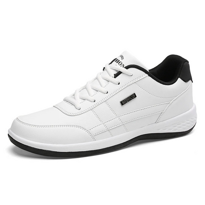 "Orthopedische leren sneakers voor heren, witte sneaker met stijlvolle afwerking en comfortabele pasvorm."