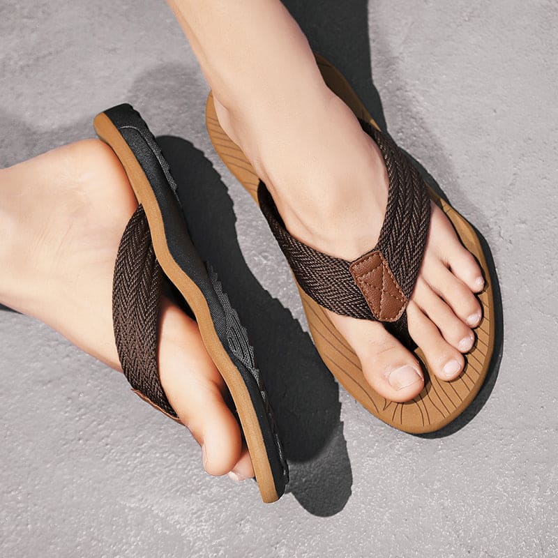 "Orthopedische pantoffels voor mannen met ademend materiaal, trendy design en orthopedisch voetbed voor optimaal comfort."