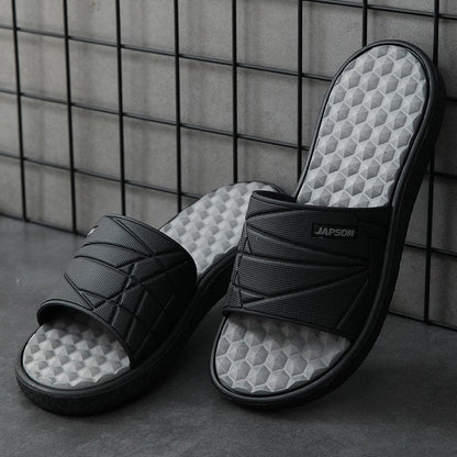 "Orthopedische pantoffels voor mannen met ademend materiaal, trendy design en orthopedisch voetbed voor optimaal comfort."