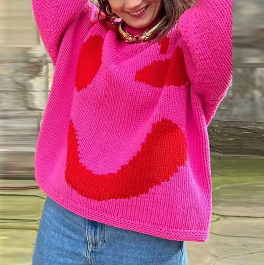 "Oversized Boho Trui met Smiley Graphic, kleurrijk en comfortabel design, gemaakt van ademend katoen voor elke gelegenheid."