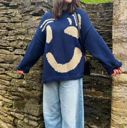 "Oversized Boho Trui met Smiley Graphic, kleurrijk en comfortabel design, gemaakt van ademend katoen voor elke gelegenheid."