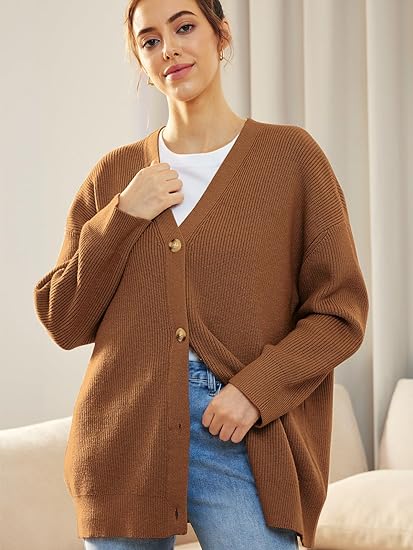 "Oversized damesvest, V-hals, knoopsluiting, warme stof, comfortabele pasvorm, stijlvol voor koele dagen"