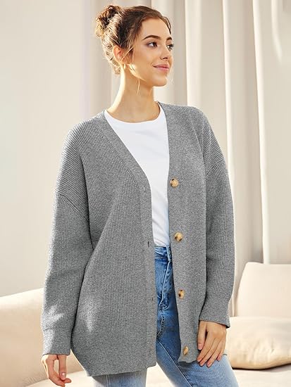 "Oversized damesvest, V-hals, knoopsluiting, warme stof, comfortabele pasvorm, stijlvol voor koele dagen"