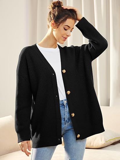 "Oversized damesvest, V-hals, knoopsluiting, warme stof, comfortabele pasvorm, stijlvol voor koele dagen"