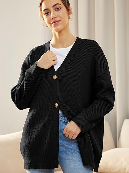 "Oversized damesvest, V-hals, knoopsluiting, warme stof, comfortabele pasvorm, stijlvol voor koele dagen"
