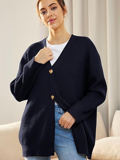 "Oversized damesvest, V-hals, knoopsluiting, warme stof, comfortabele pasvorm, stijlvol voor koele dagen"