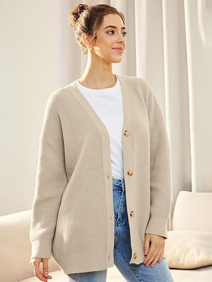 "Oversized damesvest, V-hals, knoopsluiting, warme stof, comfortabele pasvorm, stijlvol voor koele dagen"