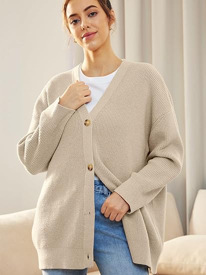 "Oversized damesvest, V-hals, knoopsluiting, warme stof, comfortabele pasvorm, stijlvol voor koele dagen"
