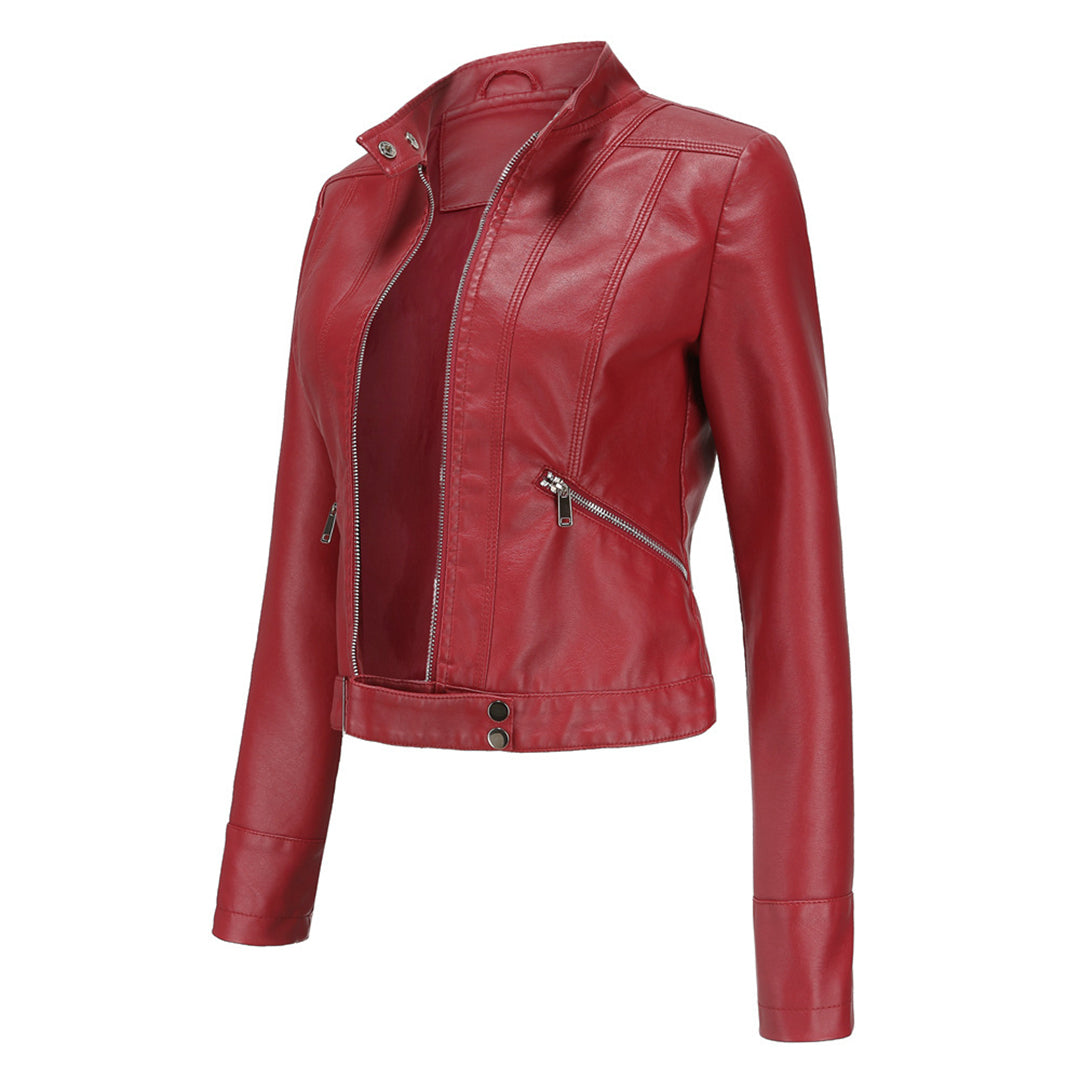 "Rode leren bikerjas voor dames, kort design, stijlvolle en functionele OXANA jas met zakken en luxe uitstraling"
