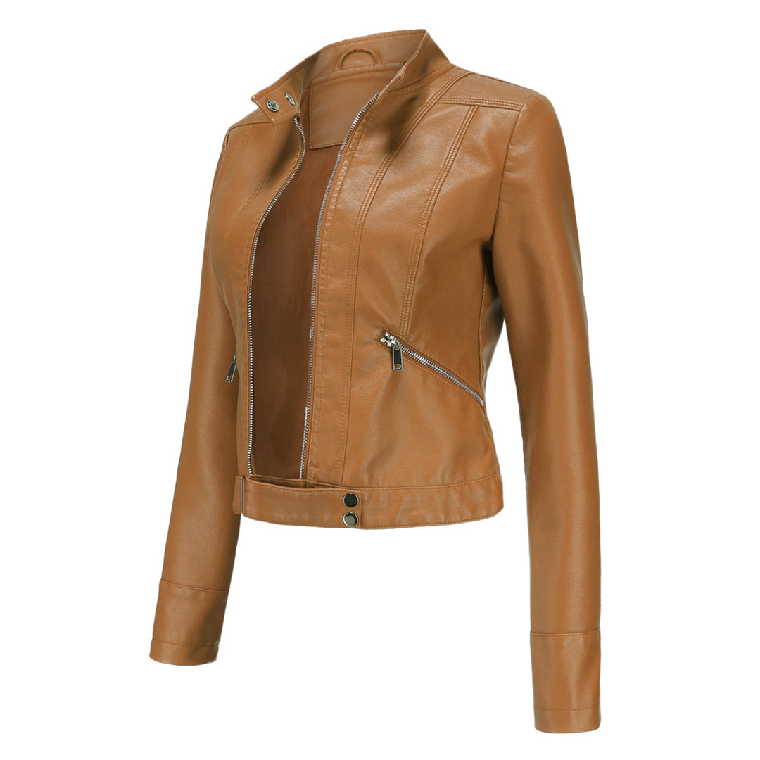 "Rode leren bikerjas voor dames, kort design, stijlvolle en functionele OXANA jas met zakken en luxe uitstraling"