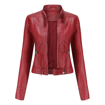 "Rode leren bikerjas voor dames, kort design, stijlvolle en functionele OXANA jas met zakken en luxe uitstraling"