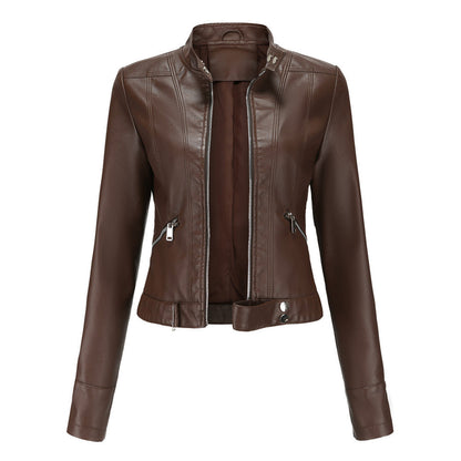 "Rode leren bikerjas voor dames, kort design, stijlvolle en functionele OXANA jas met zakken en luxe uitstraling"