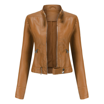 "Rode leren bikerjas voor dames, kort design, stijlvolle en functionele OXANA jas met zakken en luxe uitstraling"