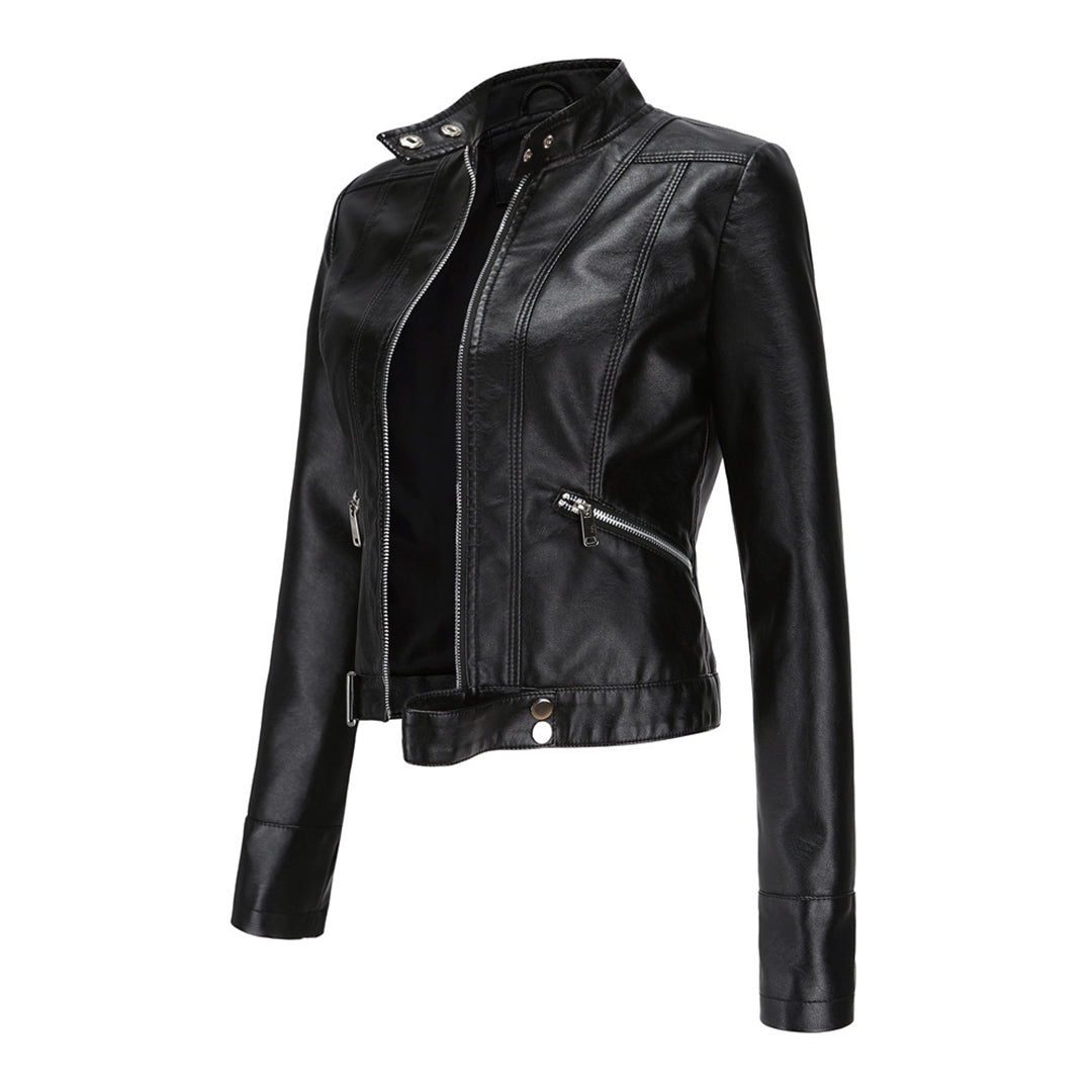 "Rode leren bikerjas voor dames, kort design, stijlvolle en functionele OXANA jas met zakken en luxe uitstraling"