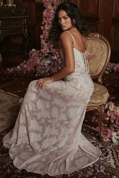 "Rugloze Elvina maxi jurk met geborduurde details, elegante lange jurk voor zomerse gelegenheden in vrouwenmode"
