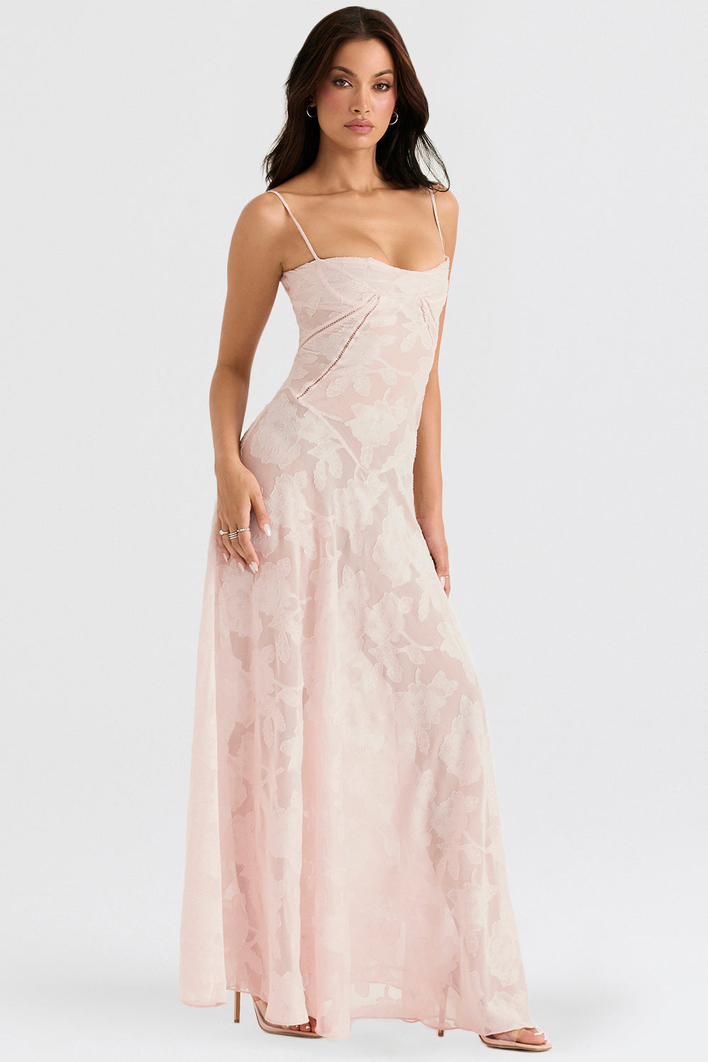 "Rugloze Elvina maxi jurk met geborduurde details, elegante lange jurk voor zomerse gelegenheden in vrouwenmode"