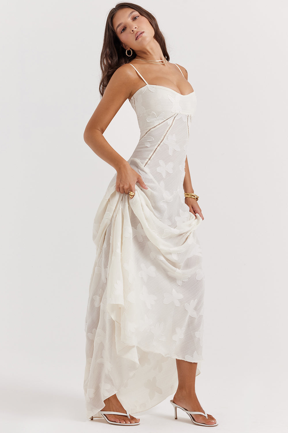 "Rugloze Elvina maxi jurk met geborduurde details, elegante lange jurk voor zomerse gelegenheden in vrouwenmode"