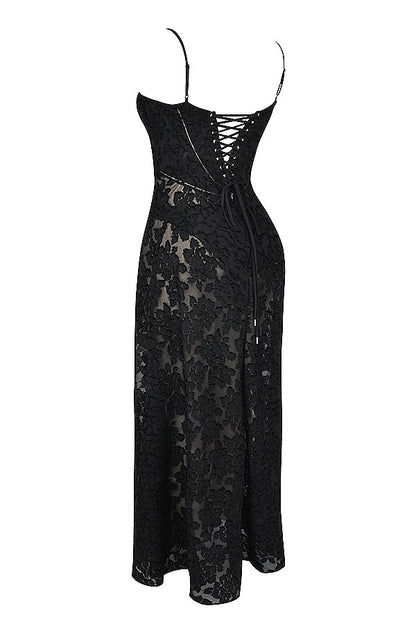 "Rugloze Elvina maxi jurk met geborduurde details, elegante lange jurk voor zomerse gelegenheden in vrouwenmode"