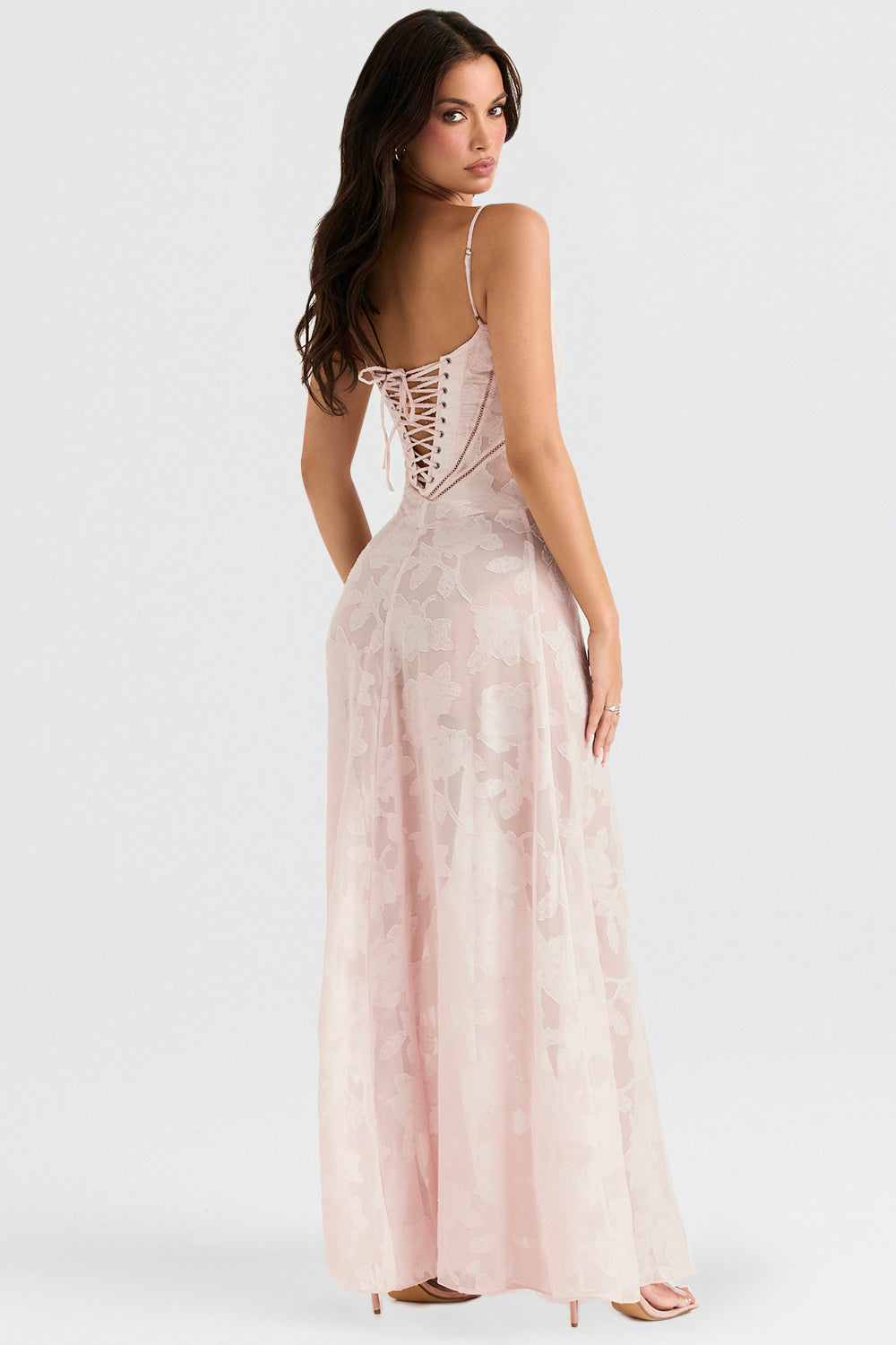 "Rugloze Elvina maxi jurk met geborduurde details, elegante lange jurk voor zomerse gelegenheden in vrouwenmode"
