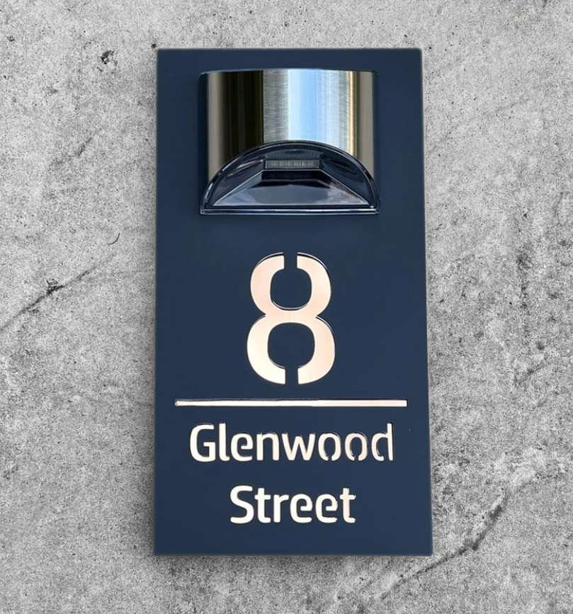 "Solar huisnummer bord met heldere, milieuvriendelijke verlichting, weerbestendig en eenvoudig te onderhouden, geen bedrading