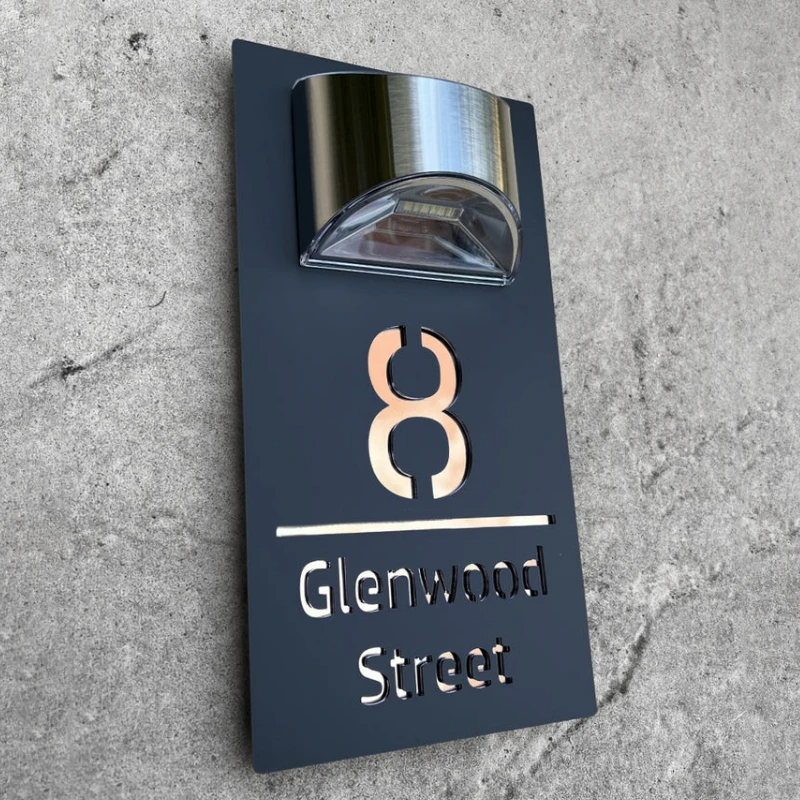 "Solar huisnummer bord met heldere, milieuvriendelijke verlichting, weerbestendig en eenvoudig te onderhouden, geen bedrading