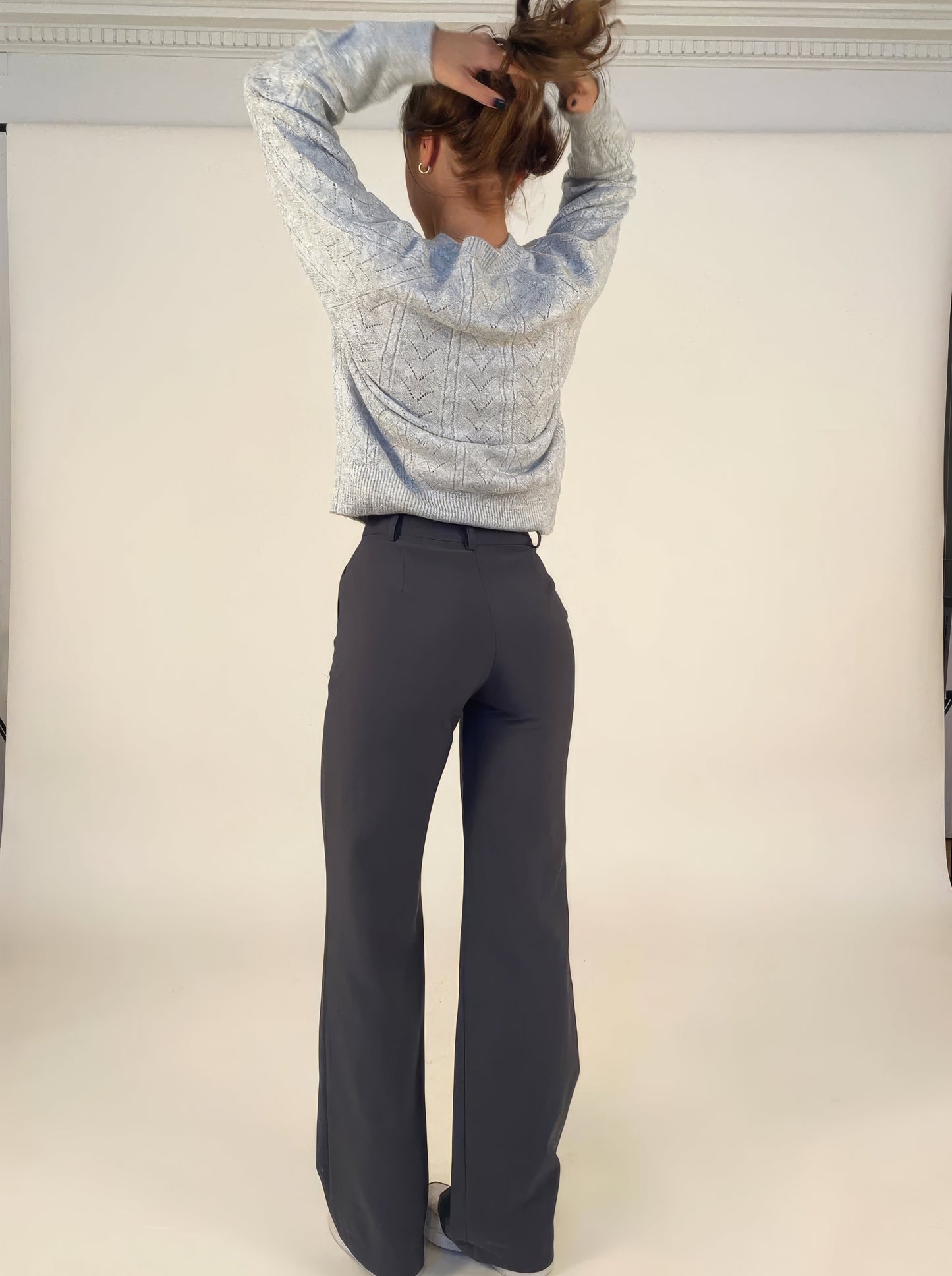 "Sophie - Elegante high-waist pantalon met wijde pijpen in zachte stretch stof, ideaal voor comfort en stijl in dameskleding.