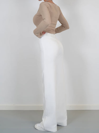 "Sophie - Elegante high-waist pantalon met wijde pijpen in zachte stretch stof, ideaal voor comfort en stijl in dameskleding.