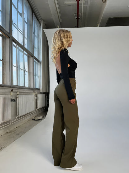 "Sophie - Elegante high-waist pantalon met wijde pijpen in zachte stretch stof, ideaal voor comfort en stijl in dameskleding.