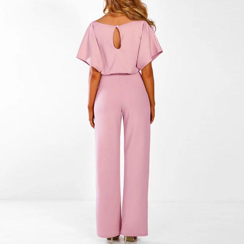 "Sophie dames jumpsuit, elegant met korte mouwen en flatterende taille in beige, ideaal voor elke gelegenheid."